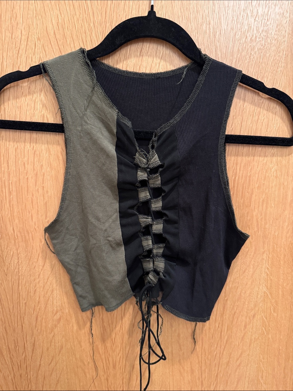 Pull&Bear Two-Tone Lace-Up Crop Top - Black & Olive